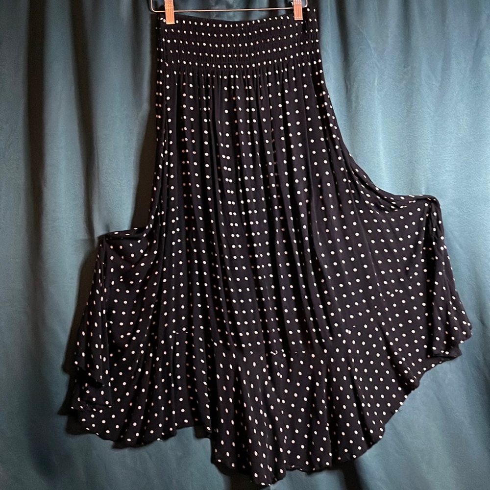 COPY - Flowing polka dot skirt